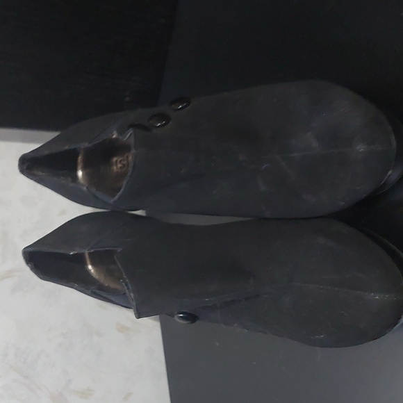 Black heels / Unlisted/ 9.5 - Picture 4 of 4